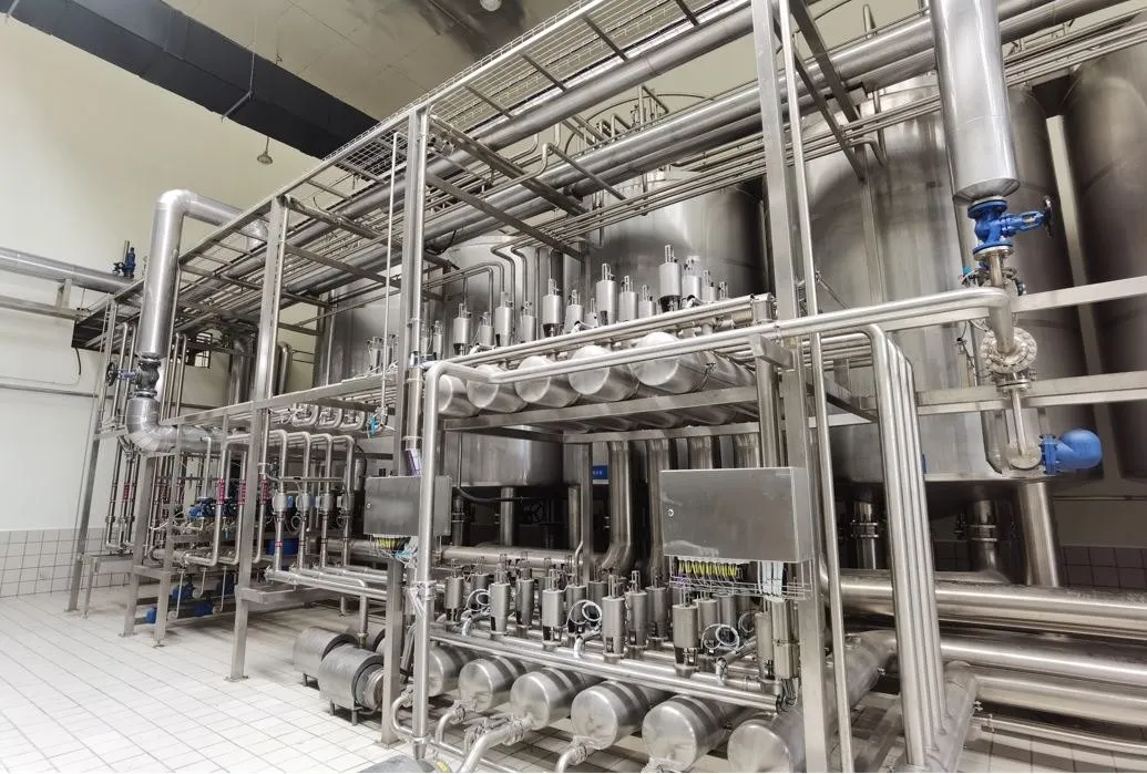 Multi-tank automatic cleaning station